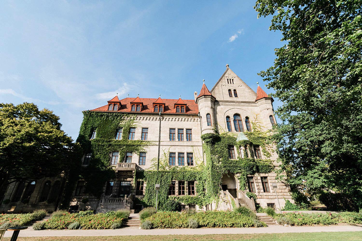 Hochzeitsfotografin Nurnberg Freie Trauung Im Landhaus Stil In Bayern